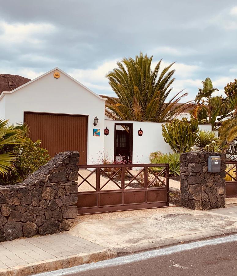 Lovely Villa Nico Playa Blanca, Hot Tub, Communal Pool Exterior photo