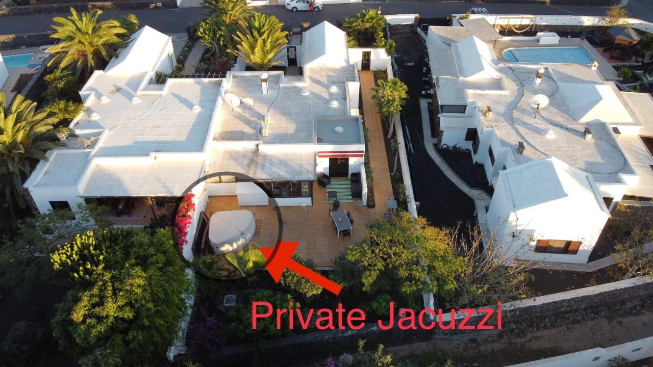 Lovely Villa Nico Playa Blanca, Hot Tub, Communal Pool Exterior photo